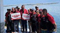 PDI Perjuangan Salurkan Mesin Tempel untuk Nelayan Danau Maninjau