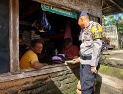 Bhabinkamtibmas Sambangi Warga Parik Panjang Matur, Ingatkan Bahaya Narkoba dan Kejahatan 3C