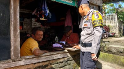 Bhabinkamtibmas Sambangi Warga Parik Panjang Matur, Ingatkan Bahaya Narkoba dan Kejahatan 3C