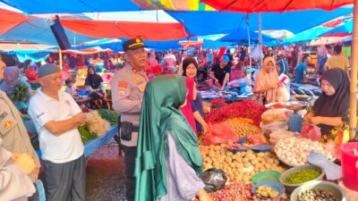 Kasat Binmas Polres Agam Turun Ke Pasar, Ingatkan Pedagang Hati-hati Modus Hipnotis