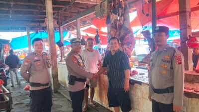 Kasat Binmas Polres Agam Turun ke Pasar Lama Lubuk Basung, Ingatkan Bahaya Narkoba dan Judi Online