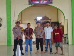 Jumat Berkah, Polsek Lubuk Basung Bersihkan Lingkungan Masjid Taqwa