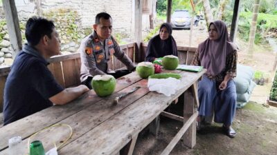 Ketahanan Pangan Jadi Fokus, Kapolsek Lubuk Basung Kunjungi Green House Petani Banda Baru