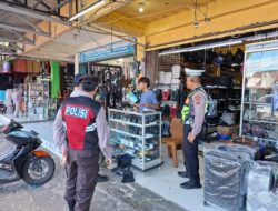 Personel Polres Agam Patroli ke Pasar Lama Lubuk Basung, Ingatkan Pedagang dan Juru Parkir Jaga Kamtibmas