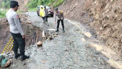 Jalan Amblas di Palembayan Kian Melebar, Mobil Tak Bisa Melintas, Polisi Imbau Warga Gunakan Jalur Alternatif