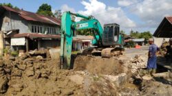 Pemkab Agam Buktikan Tak Abaikan Keluhan Warga, Jalan Rusak Balai Salasa Hari Ini Diperbaiki Permanen