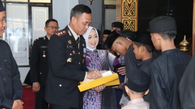 HUT Bhayangkara ke-80, Polres Agam Santuni Anak Yatim dan Beri Penghargaan kepada Personel Berprestasi
