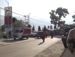 Patroli Akhir Pekan, Polsek Tanjung Raya Pantau Arus Kendaraan di SPBU Maninjau