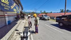 Nahas! Nenek 59 Tahun Disenggol Motor Saat Menyeberang di Bayur Agam