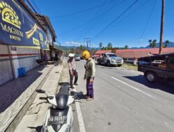 Nahas! Nenek 59 Tahun Disenggol Motor Saat Menyeberang di Bayur Agam