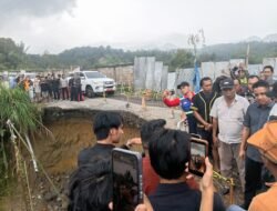 Jalan Alternatif Langkat-Karo Longsor, Bobby Nasution Turun Langsung: Segera Ditangani!