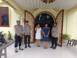 Polsek Binjai Turun ke Gereja, Amankan Ibadah Minggu dan Bagikan Snack untuk Anak Jemaat