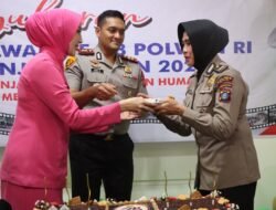 35 Tahun Mengabdi, Polwan Senior di Binjai Terima Tumpeng HUT ke-78