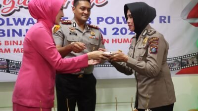 35 Tahun Mengabdi, Polwan Senior di Binjai Terima Tumpeng HUT ke-78