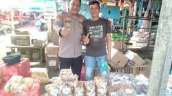Kasat Binmas Polres Agam Sisir Pasar Bawan, Ingatkan Pedagang Waspada Hoaks dan Penipuan